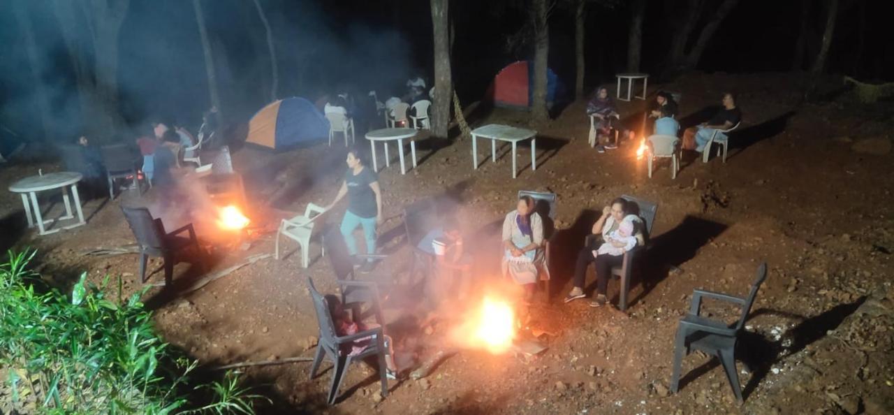 Hilltone Veg Non Veg Matheran Otel Dış mekan fotoğraf