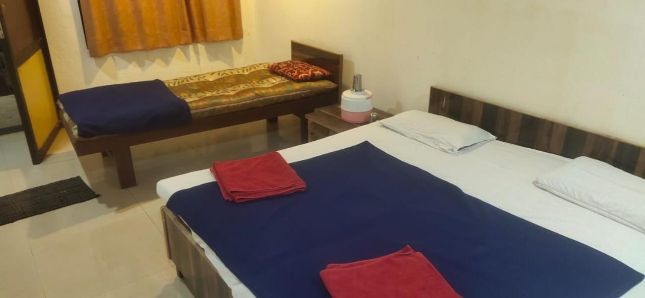 Hilltone Veg Non Veg Matheran Otel Dış mekan fotoğraf