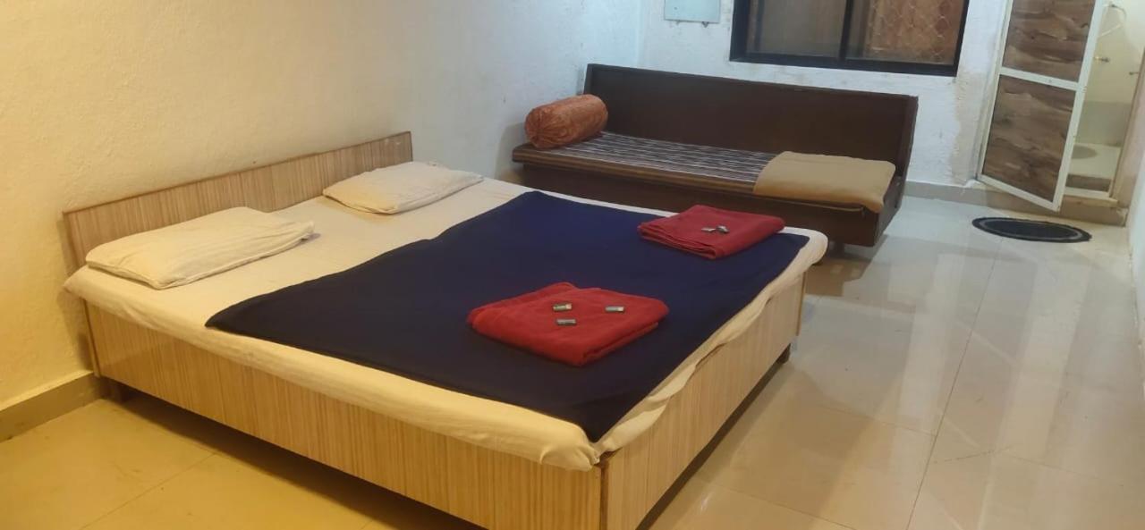 Hilltone Veg Non Veg Matheran Otel Dış mekan fotoğraf