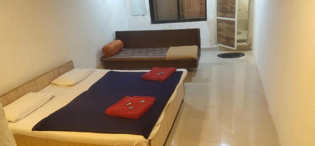 Hilltone Veg Non Veg Matheran Otel Dış mekan fotoğraf