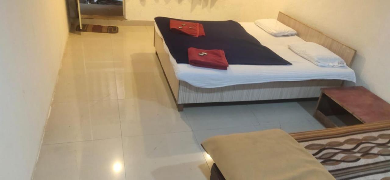 Hilltone Veg Non Veg Matheran Otel Dış mekan fotoğraf