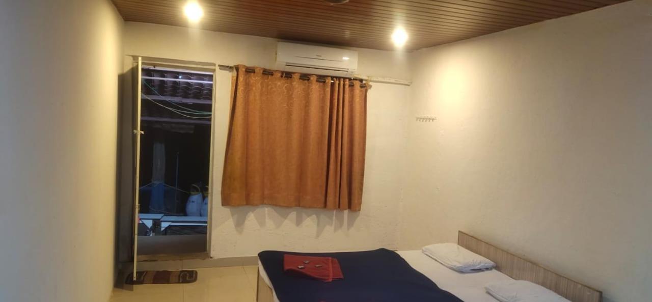 Hilltone Veg Non Veg Matheran Otel Dış mekan fotoğraf