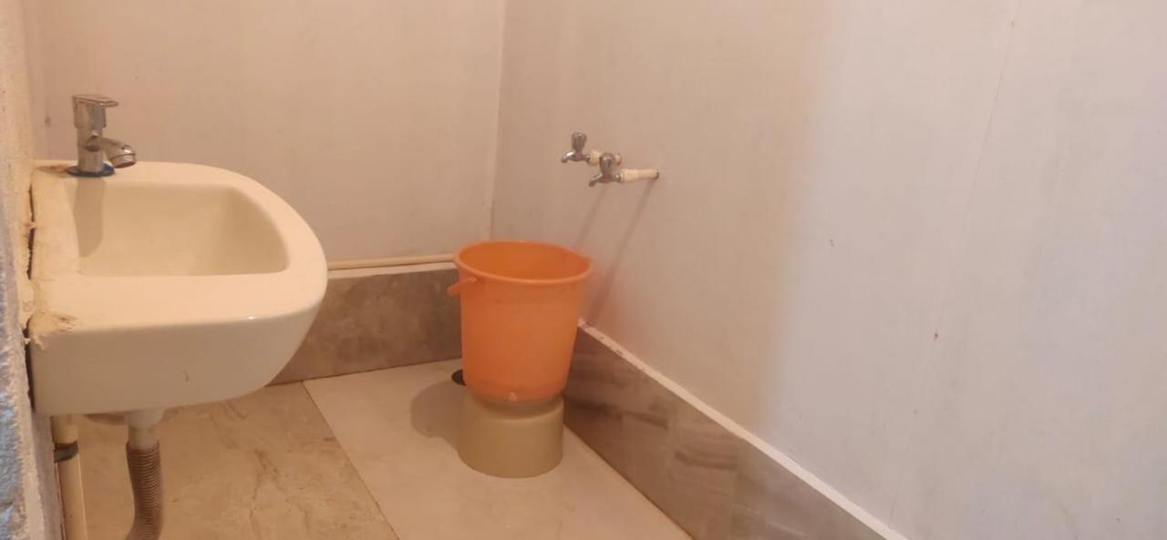 Hilltone Veg Non Veg Matheran Otel Dış mekan fotoğraf