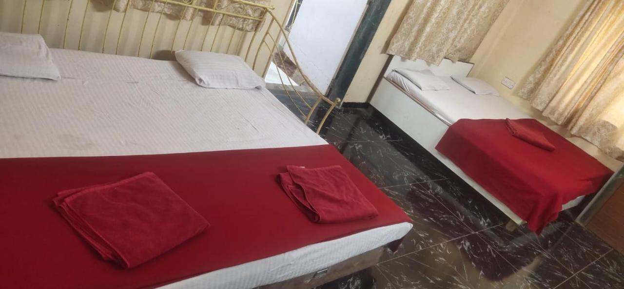 Hilltone Veg Non Veg Matheran Otel Dış mekan fotoğraf