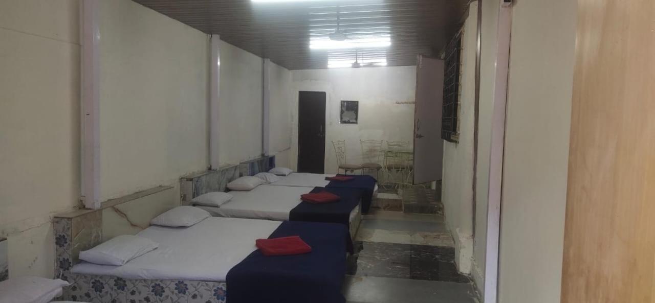 Hilltone Veg Non Veg Matheran Otel Dış mekan fotoğraf