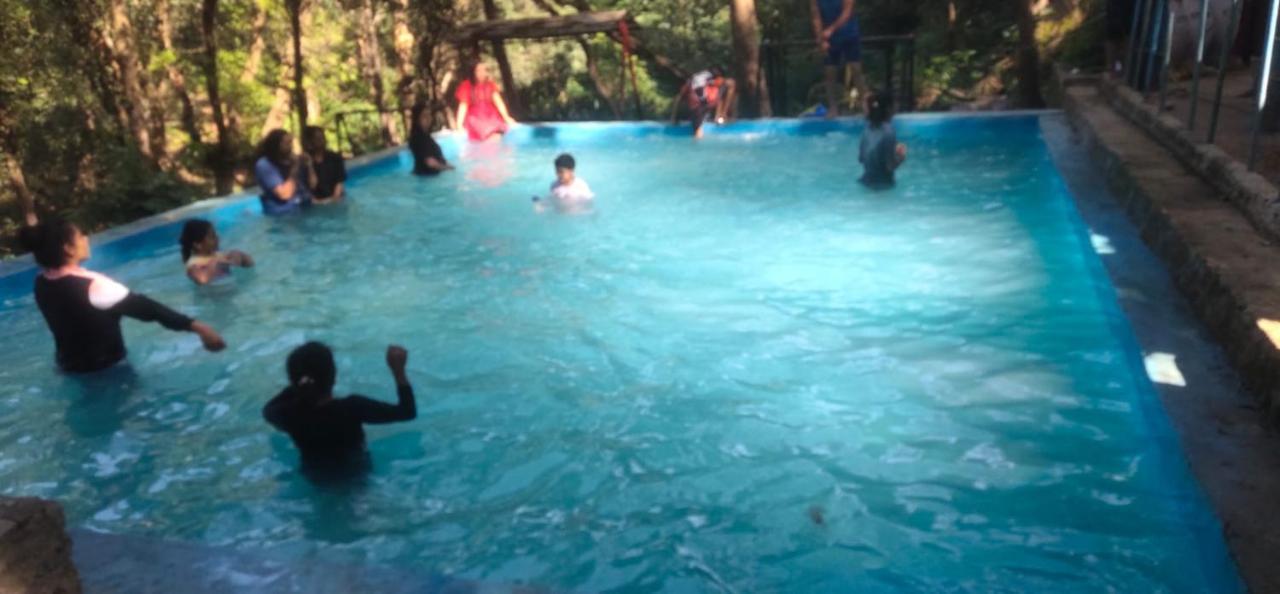 Hilltone Veg Non Veg Matheran Otel Dış mekan fotoğraf