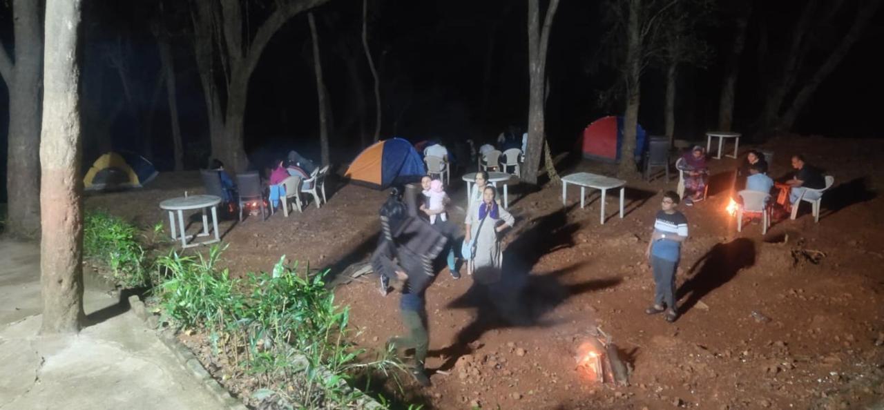 Hilltone Veg Non Veg Matheran Otel Dış mekan fotoğraf