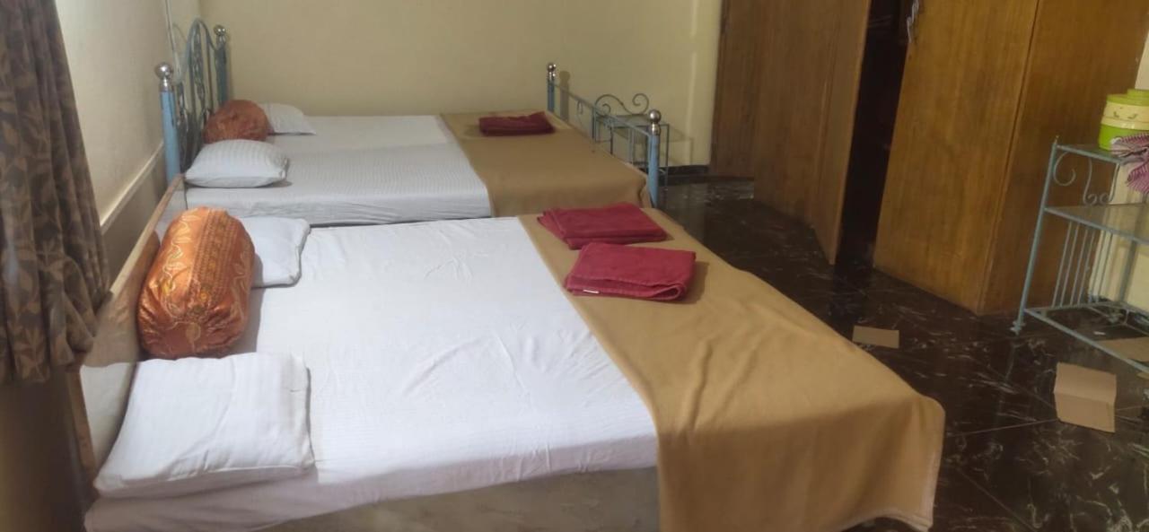 Hilltone Veg Non Veg Matheran Otel Dış mekan fotoğraf