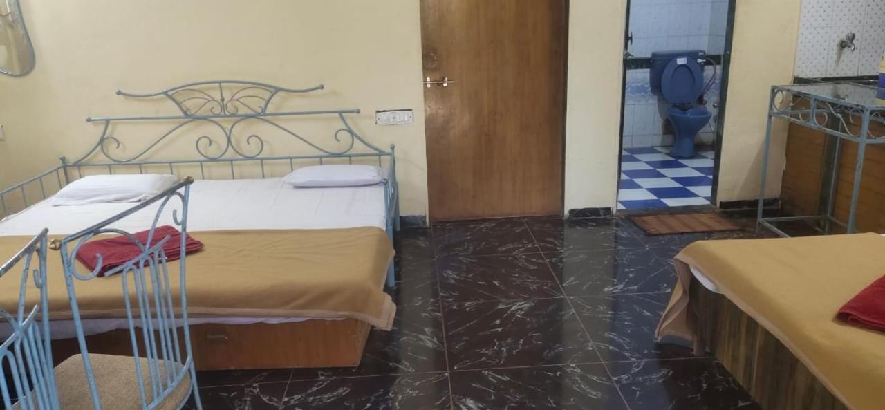 Hilltone Veg Non Veg Matheran Otel Dış mekan fotoğraf