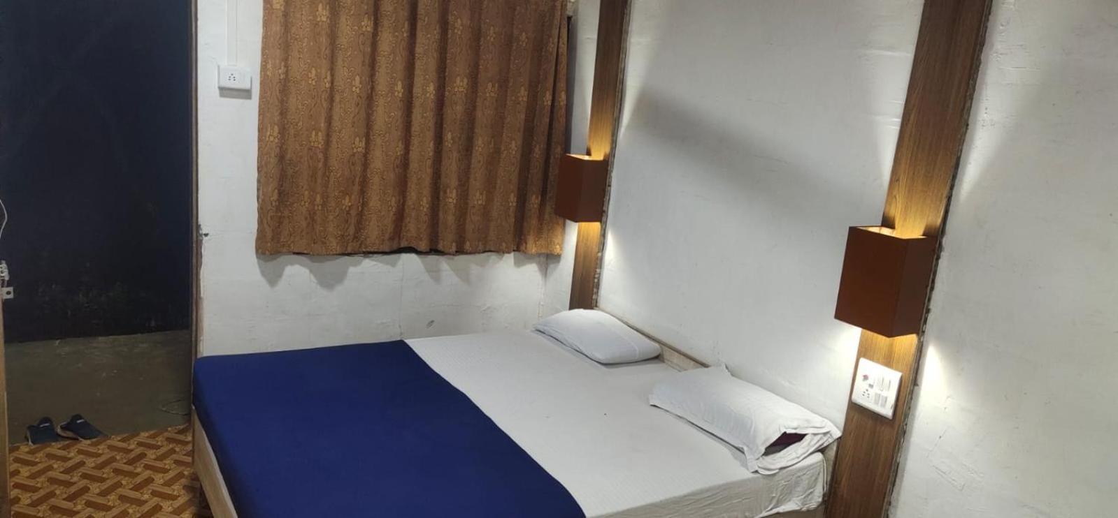 Hilltone Veg Non Veg Matheran Otel Dış mekan fotoğraf