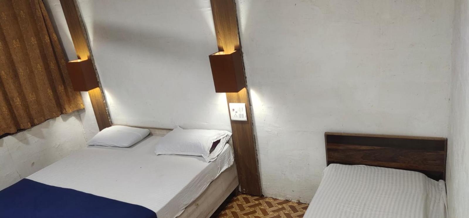 Hilltone Veg Non Veg Matheran Otel Dış mekan fotoğraf