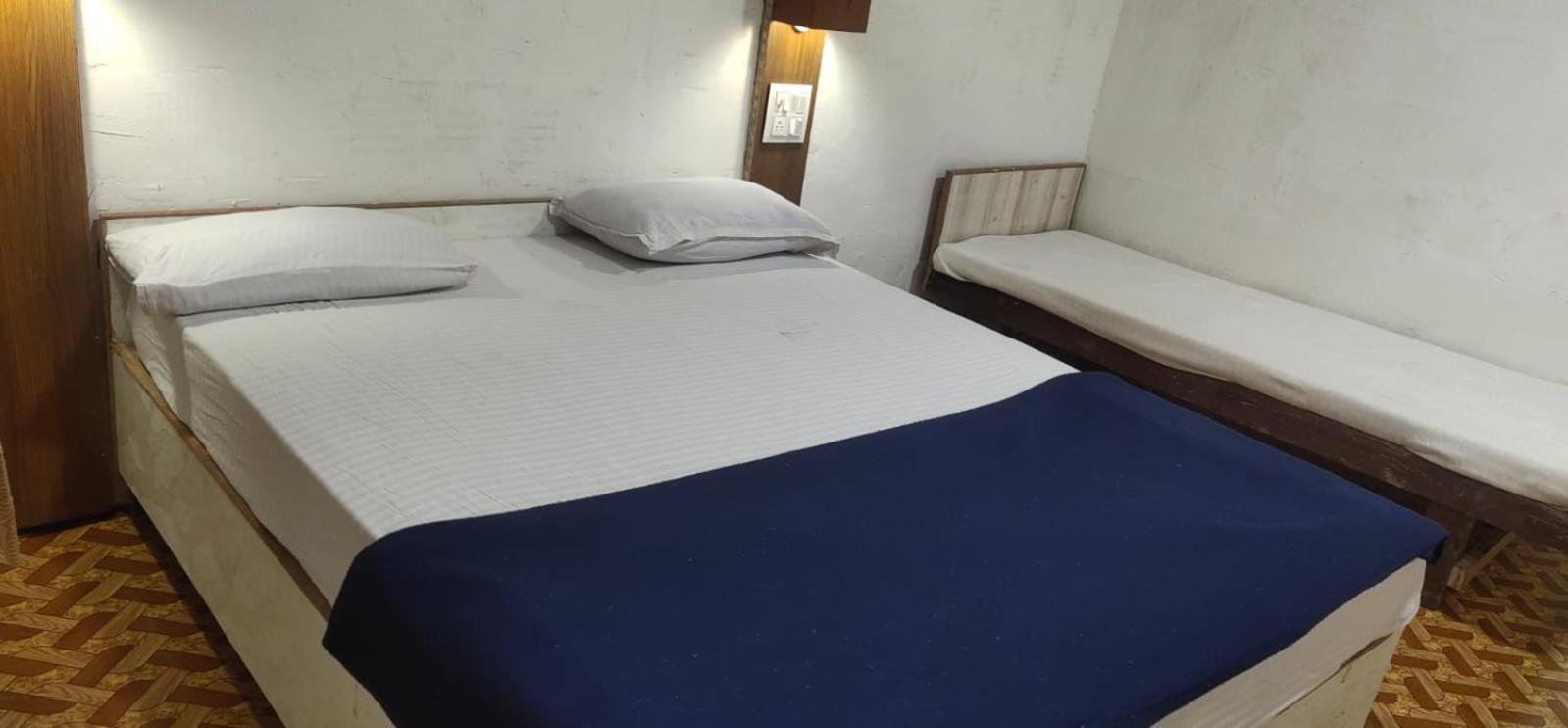 Hilltone Veg Non Veg Matheran Otel Dış mekan fotoğraf