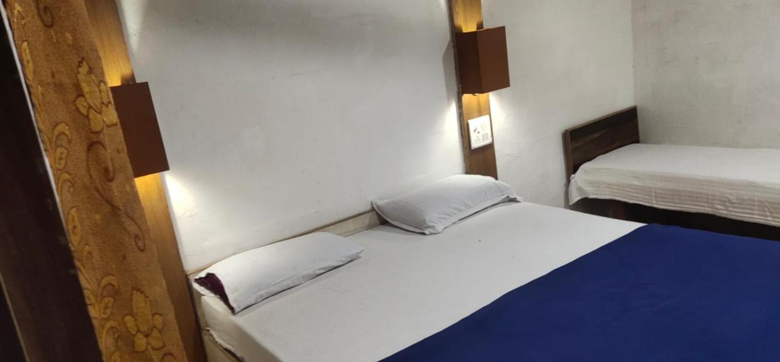 Hilltone Veg Non Veg Matheran Otel Dış mekan fotoğraf